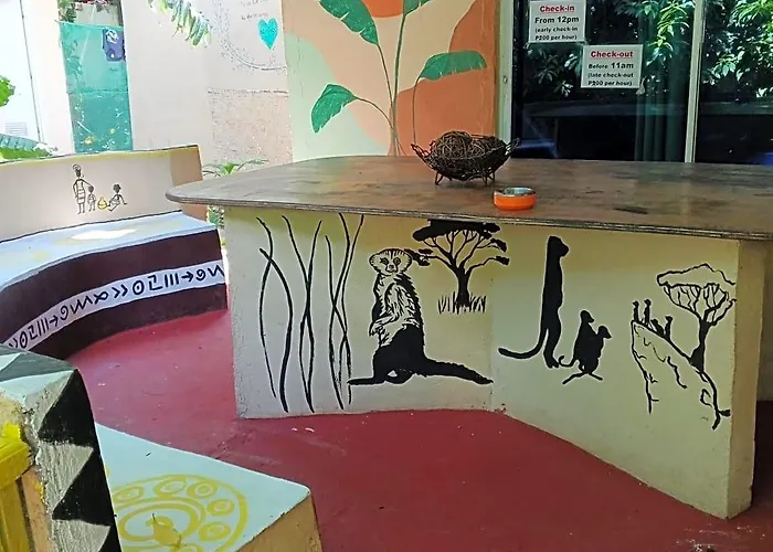 Two Crazy Monkeys Inn Bakhawan
